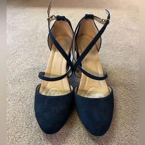 Cross-Strap round-Toe Heels in Blue